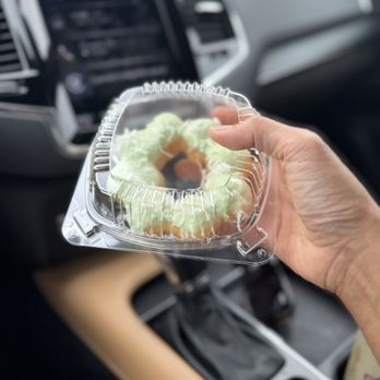 Mochi Donut & Tea - Pandan coconut Mochi Donut (Single) 麻薯甜甜圈(1个） - Bubble Tea Near Me - Virginia Beach, Virginia