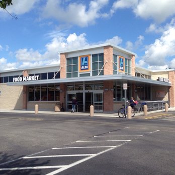 ALDI - Entrance to all kinds of good stuff.... - Grocery Near Me - Sanford, Florida