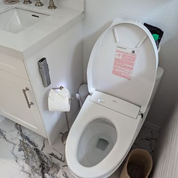 Mayra's House Cleaning - I love the small details, the cleanliness and freshness in my bathroom. - Home Cleaning Near Me - Santa Ana, California Mayra's House Cleaning - I love the small details, the cleanliness and freshness in my bathroom. - Home Cleaning Near Me - Santa Ana, California