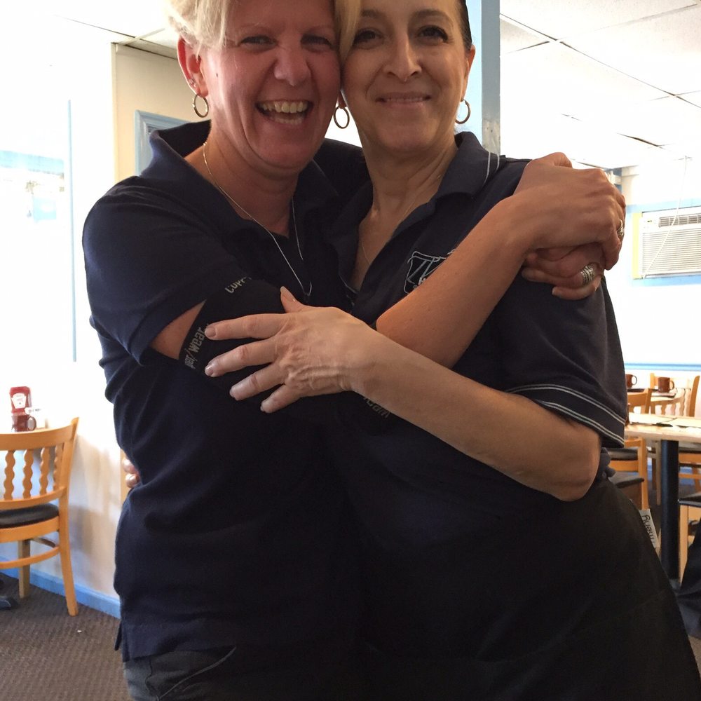 TW Howell's - Debbie and Ann Marie, the best waitresses in the world...!!! - American Near Me - Pomona, New Jersey