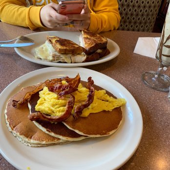 Nevada Diner Restaurant - Monte Cristo & Nevada Pancakes - Diners Near Me - Bloomfield, New Jersey Nevada Diner Restaurant - Monte Cristo & Nevada Pancakes - Diners Near Me - Bloomfield, New Jersey