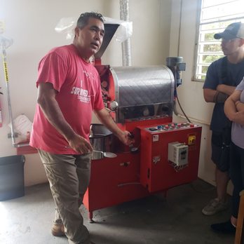 Sandra Farms - Caramello explaining coffee roasting - Coffee & Tea Near Me - Adjuntas, Puerto Rico
