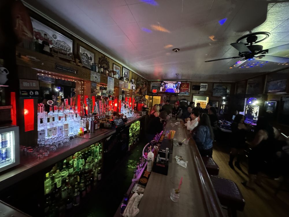 MILANO HOTEL Updated October 2024 15 Photos 300 E Oak St, Fort