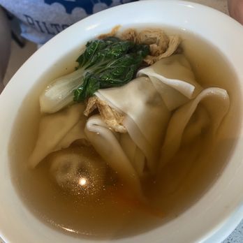 King's Café - Wonton soup - Vegetarian Near Me - Toronto, Ontario King's Café - Wonton soup - Vegetarian Near Me - Toronto, Ontario