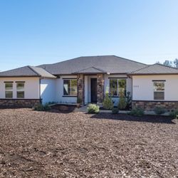 Kelli Griggs - Navigate Realty - https://3262countryclub.com