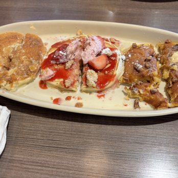 Snooze, an A.M. Eatery - Signature Pancake Flight split for 2. - Breakfast & Brunch Near Me - Webster, Texas