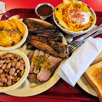 Marshall's Bar-B-Q - ows a tray of food - Barbeque Near Me - Farmers Branch, Texas Marshall's Bar-B-Q - ows a tray of food - Barbeque Near Me - Farmers Branch, Texas