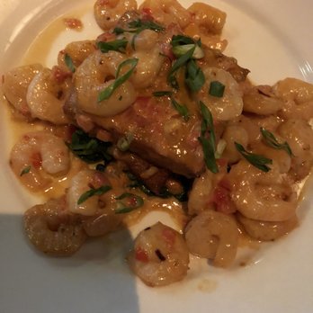 Marlow's Tavern - Shrimp and grits - New American Near Me - Oviedo, Florida