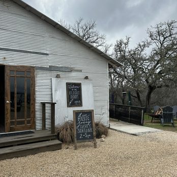 Arrowhead Creek Vineyards - Outside of flight room - Wine Tasting Room Near Me - Stonewall, Texas