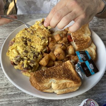 Island Grill - Build your own omelette with sourdough toast - Seafood Near Me - Islamorada, Florida