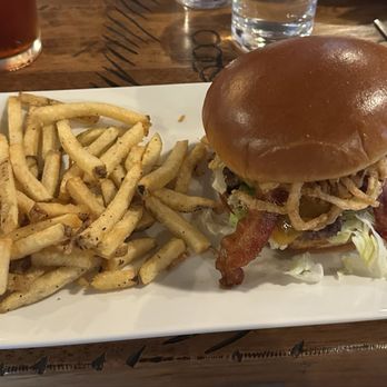 Essence Kitchen + Bar - Cheese burger with onion strings. - New American Near Me - Chino Valley, Arizona Essence Kitchen + Bar - Cheese burger with onion strings. - New American Near Me - Chino Valley, Arizona