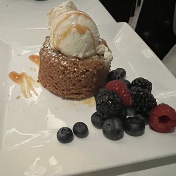 Del Frisco's Double Eagle Steakhouse - Butter cake with berries (my friend asked for the berries) - Steakhouses Near Me - Pittsburgh, Pennsylvania Del Frisco's Double Eagle Steakhouse - Butter cake with berries (my friend asked for the berries) - Steakhouses Near Me - Pittsburgh, Pennsylvania
