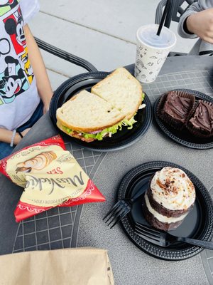 Kneaders Bakery & Cafe by null