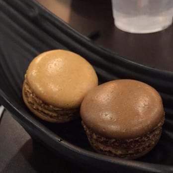 Tasty Pot - Moca macaroon and chocolate macaroon - Taiwanese Near Me - Newark, California
