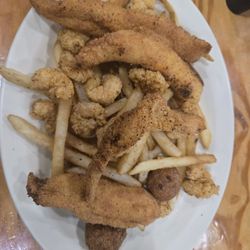 Catfish King - All you can eat shrimp & catfish with Cajun spice