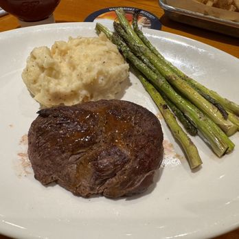 BJ's Restaurant & Brewhouse - Pizza Near Me - La Mesa, California