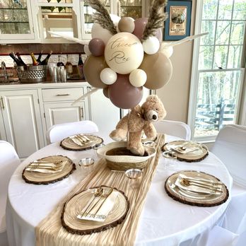 Kelly B Events and More - Table decor and balloon centerpiece - Balloon Services Near Me Kelly B Events and More - Table decor and balloon centerpiece - Balloon Services Near Me