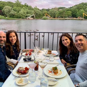 Gatsby's Landing - Outdoor Seating - New American Near Me - Roslyn, New York