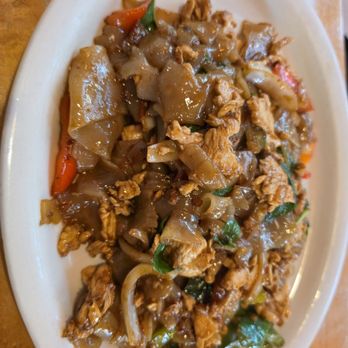 Mom's Siam 2 - Drunken noodle - Sushi Bars Near Me - Richmond, Virginia Mom's Siam 2 - Drunken noodle - Sushi Bars Near Me - Richmond, Virginia