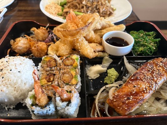 Red Bar Sushi & Best Thai Kitchen by null
