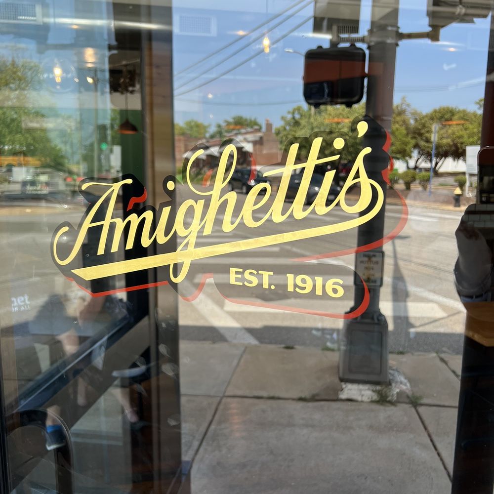 Amighettis - Front entrance. - Italian Near Me - Saint Louis, Missouri