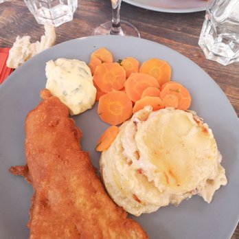 Le Bouillon Paradis - Beignet de cabillaud et gratin dauphinois - Tapas/Small Plates Near Me - Lyon, 69 Le Bouillon Paradis - Beignet de cabillaud et gratin dauphinois - Tapas/Small Plates Near Me - Lyon, 69