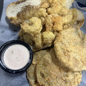 The Blue Plate - South - Shrimp po boy and fried green tomatoes. The remoulade sauce was spicy, just right. - New American Near Me - Dothan, Alabama The Blue Plate - South - Shrimp po boy and fried green tomatoes. The remoulade sauce was spicy, just right. - New American Near Me - Dothan, Alabama