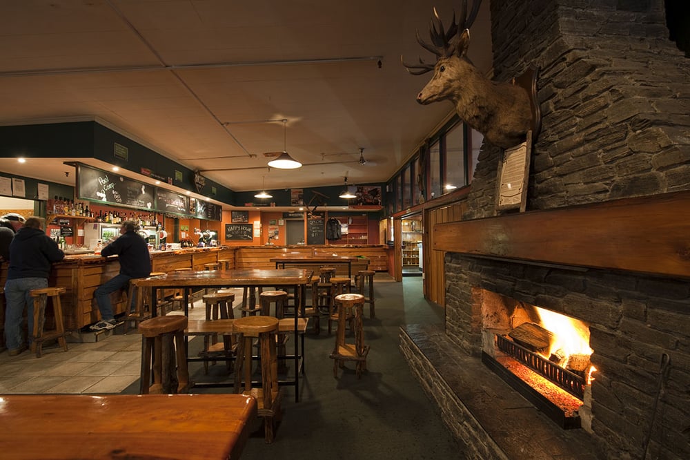 The White Pub Café & Bar