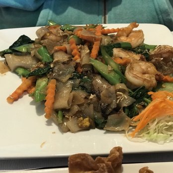 Jasmine Thai Restaurant, Palmdale - Pad See Eaw with shrimp - Thai Near Me - Palmdale, California Jasmine Thai Restaurant, Palmdale - Pad See Eaw with shrimp - Thai Near Me - Palmdale, California