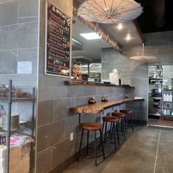 Zundo Ramen & Donburi - Decor