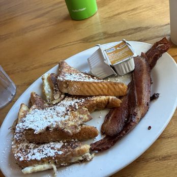 Simon Bros. Mercantile & Cafe - French toast with bacon - American Near Me - Roosevelt, Texas Simon Bros. Mercantile & Cafe - French toast with bacon - American Near Me - Roosevelt, Texas
