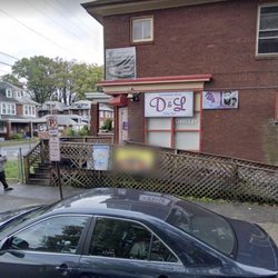 D&L's Hood Good Food - Outside of Restaurant