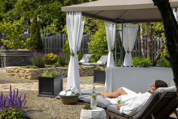 Spruce Point Inn Resort & Spa by null