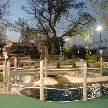 Chip's Clubhouse - Chip's At Night - Mini Golf Near Me - Chardon, Ohio