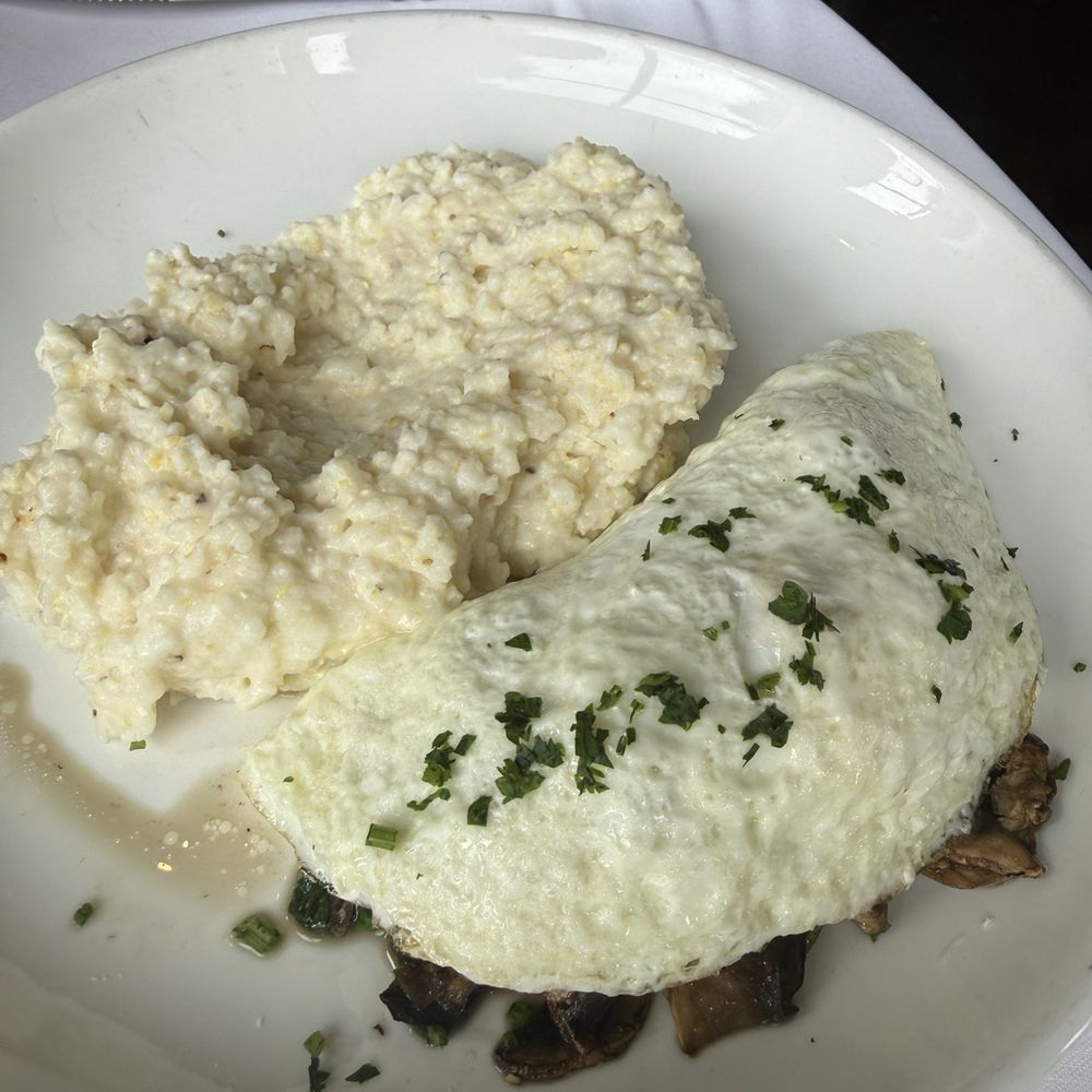 High Cotton - The egg whites omelet with grits - Cocktail Bars Near Me - Charleston, South Carolina High Cotton - The egg whites omelet with grits - Cocktail Bars Near Me - Charleston, South Carolina