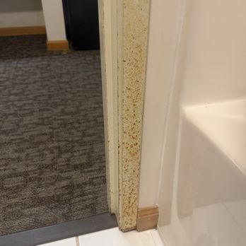 Brook Pointe Resort - Rust on the door trim - I hope. - Hotels Near Me - Syracuse, Indiana