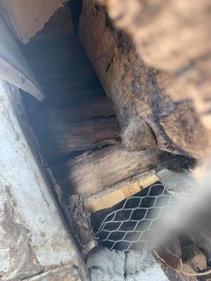 Gunslinger's Roofing Logo