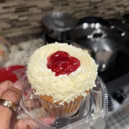 Strawberry shortcake cupcake