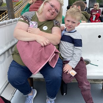 Lighthouse  Excursion - Shoving off with captain Jeff - Boat Tours Near Me