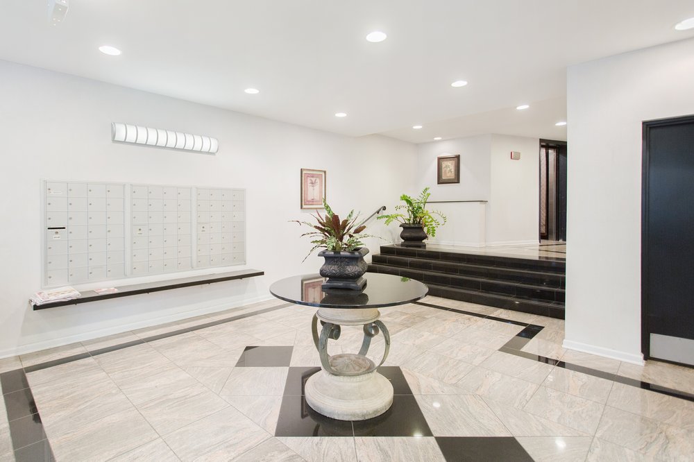 SHERIDAN LAKE APARTMENTS Updated October 2024 12 Photos 64016415 N Sheridan Rd, Chicago