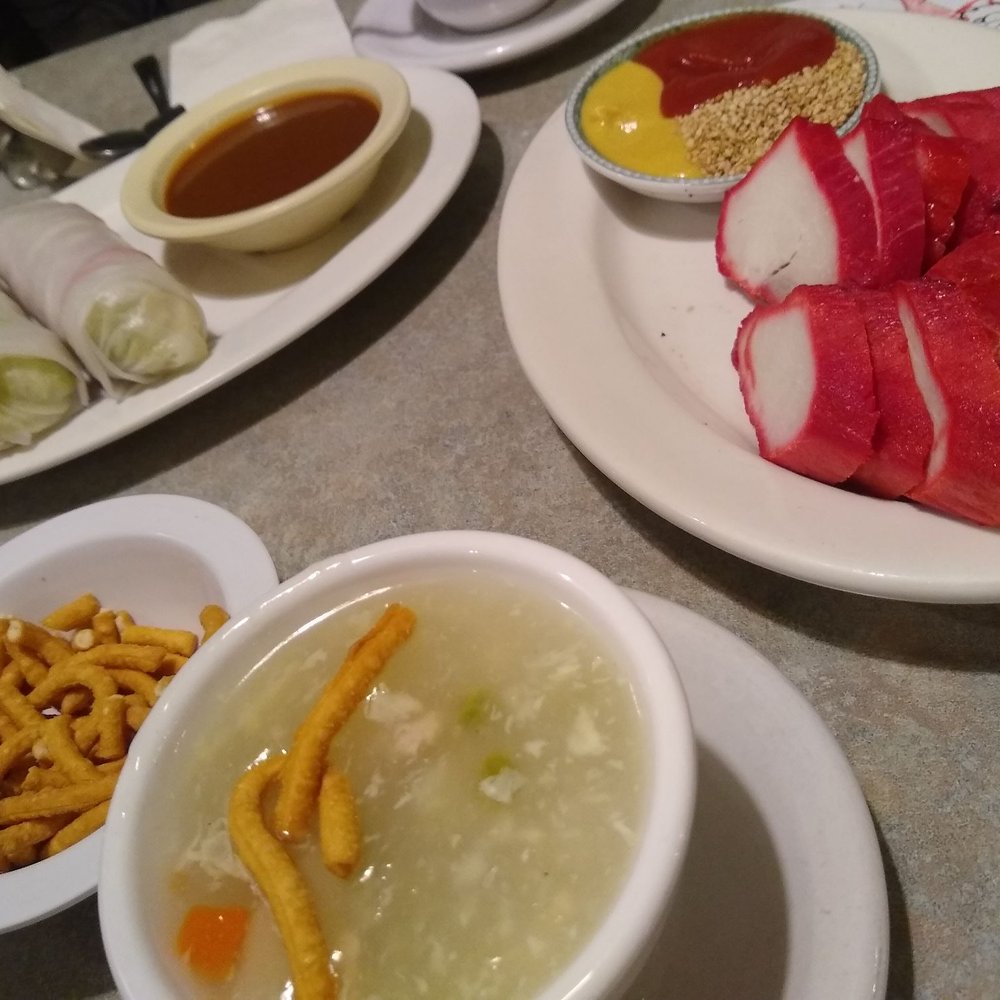 Fresh rolls, BBQ pork and some wonton soup.. Fresh rolls, BBQ pork and some wonton soup..