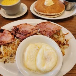Mrs Turner's Restaurant & Take Out - My ham breakfast combo with a side of hollandaise.