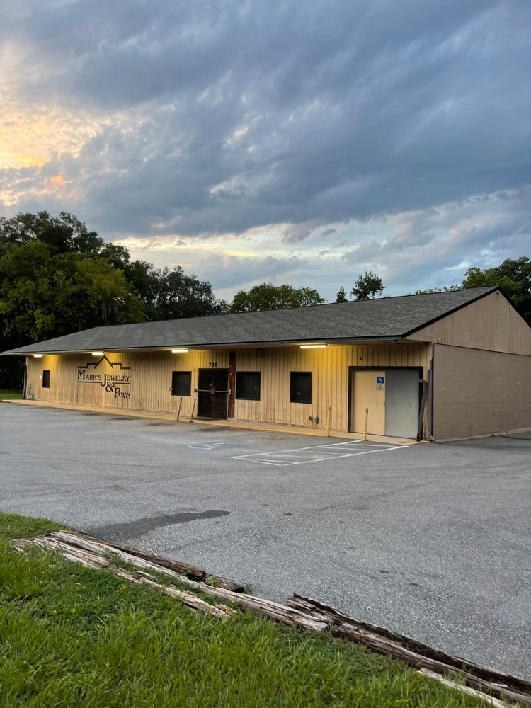 Slide of Roofing Reina