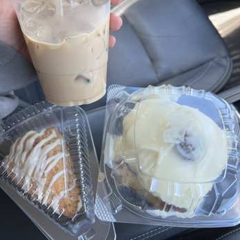 Robin Simmons Bakery - Strawberries & crème iced latte Cinnamon Roll Carrot Cake Scone - Desserts Near Me - Virginia Beach, Virginia Robin Simmons Bakery - Strawberries & crème iced latte Cinnamon Roll Carrot Cake Scone - Desserts Near Me - Virginia Beach, Virginia