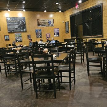 MOJO Smokehouse BBQ & Blues - Peak hours on a Saturday, you would think it would be packed. - Barbeque Near Me - Fleming Island, Florida MOJO Smokehouse BBQ & Blues - Peak hours on a Saturday, you would think it would be packed. - Barbeque Near Me - Fleming Island, Florida