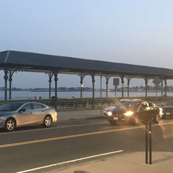 Kelly's Roast Beef - Gazebo - Sandwiches Near Me - Revere, Massachusetts