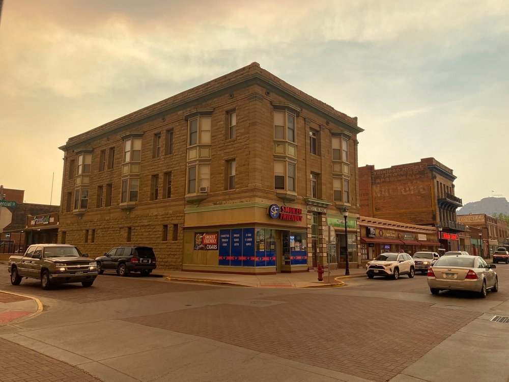 SMOKER FRIENDLY Updated September 2024 11 Photos 401 N Commercial