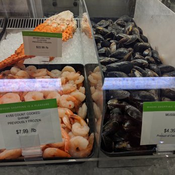 Publix - Inside. Seafood for sale. King crab, shrimp, live mussels. - Grocery Near Me - Atlanta, Georgia