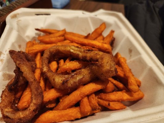 Pearl's Deluxe Burgers by null