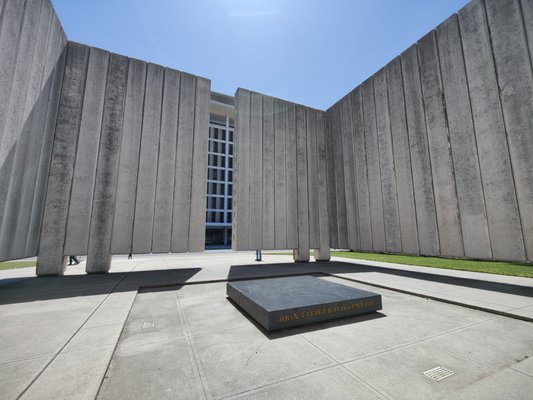 John F. Kennedy Memorial Plaza by null